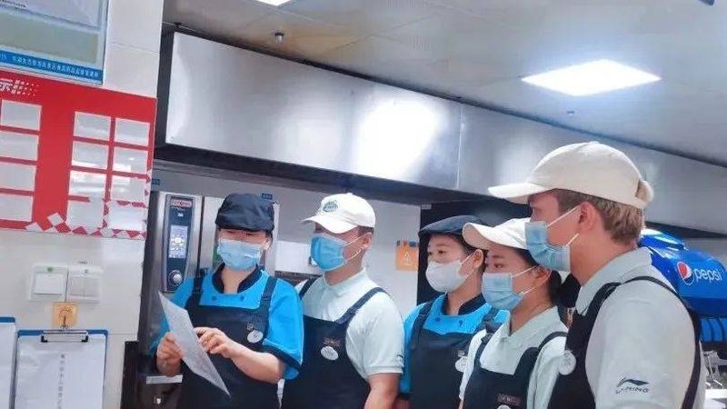 餐饮加盟十大品牌排行榜：揭秘加盟流程与注意事项