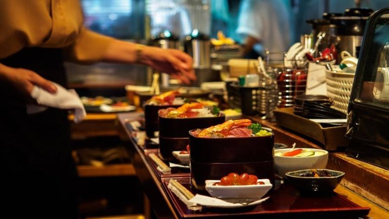 夫妻创业新选择：揭秘茶饮加盟店的经营之道